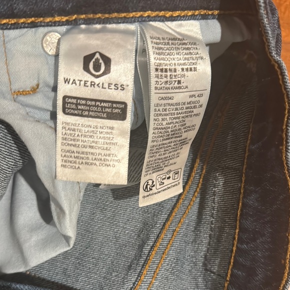 Levi's Dark Wash Button-Fly Jeans - Picture 2 of 9